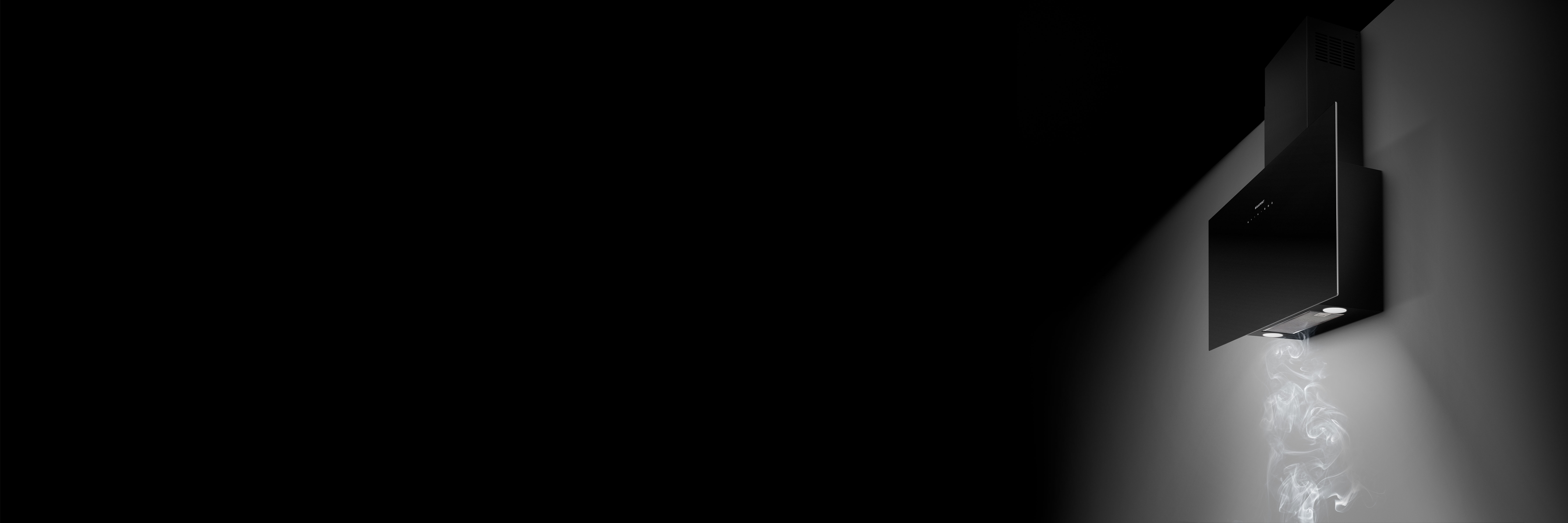Eine schwarze Dunstabzugshaube, die Kochluft einsaugt